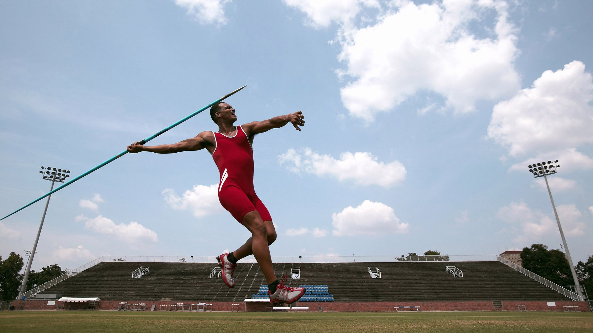 快船小将社交媒体发布训练成果照片，快船名将